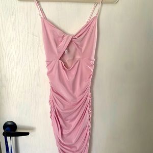 Worn once!! Great condition, perfect for any occasion:)